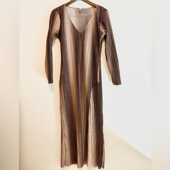 ASOS Long Sleeve V Neck Glitter Ombré Midi Dress with Slit - Picture 3 of 6